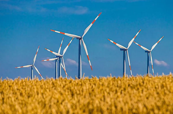 風力發(fā)電機轉(zhuǎn)一圈可以發(fā)多少度電？