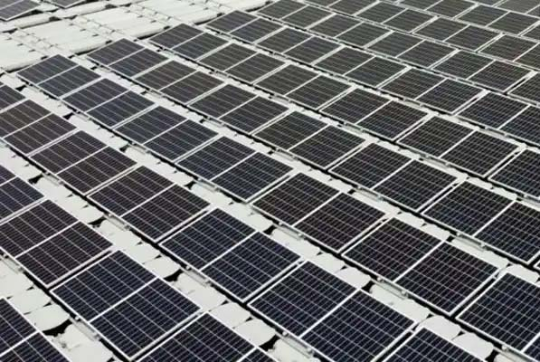 建設(shè)漂浮太陽能發(fā)電站 - 你需要知道的幾個(gè)點(diǎn)