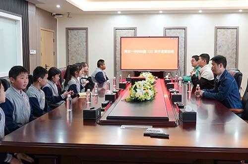 匠心鑄造新能，聚力啟迪未來！邁貝特?cái)y手青少年探索綠色智造工廠