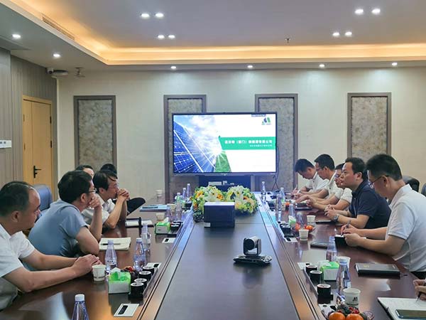 陳熹董事長(zhǎng)攜高管團(tuán)隊(duì)與黃曉舟常務(wù)副市長(zhǎng)一行會(huì)議交流中-1